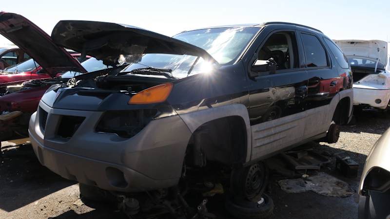00+-+2001+Pontiac+Aztek+in+Colorado+wrecking+yard+-+Photo+by+Murilee+Martin.jpg